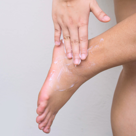 Retrouvez la crème pour les pieds Eucerin UreaRepair sur votre parapharmacie Pharmazon.fr